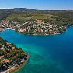 With Parking Spaces Splitska, Brac - 23168 Apartment *